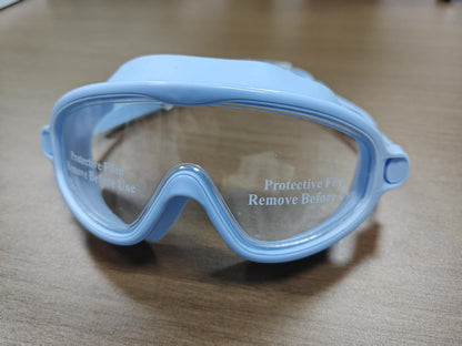 Swimming mask with wide field of vision and UV protection Bowlift