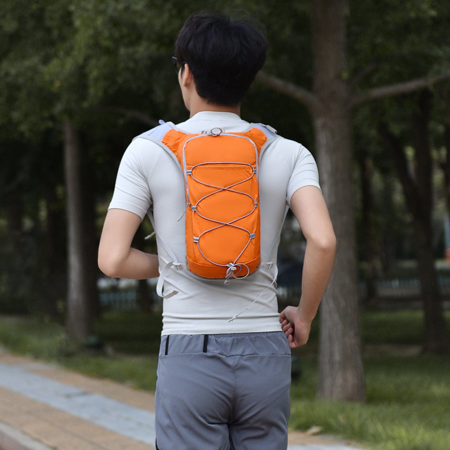 Hydration Pack with Adjustable Bladder System Acalora