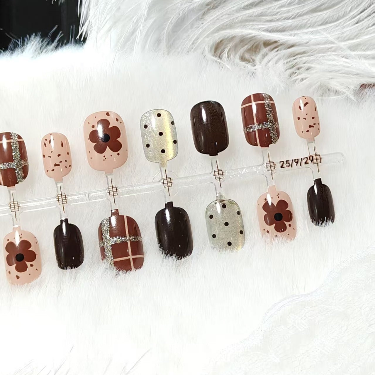 Artificial nails with floral and glittering design Acalora