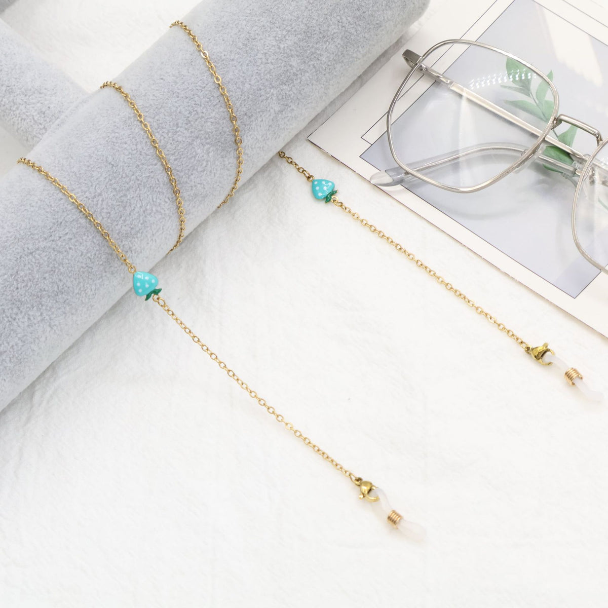 Stylish Eyewear Chain Acalora