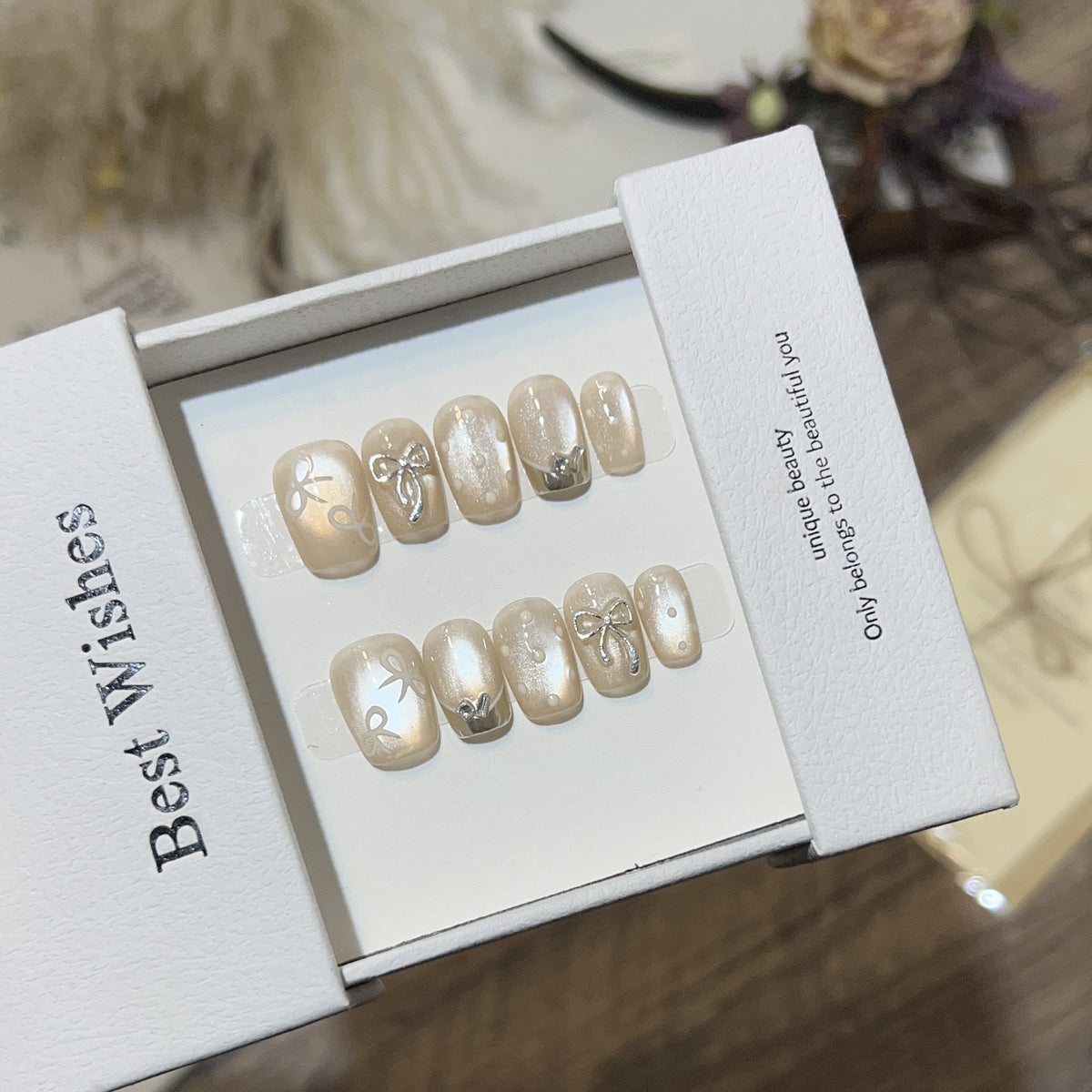 Elegant Bow-Embellished Press-On Nail Art Set Acalora