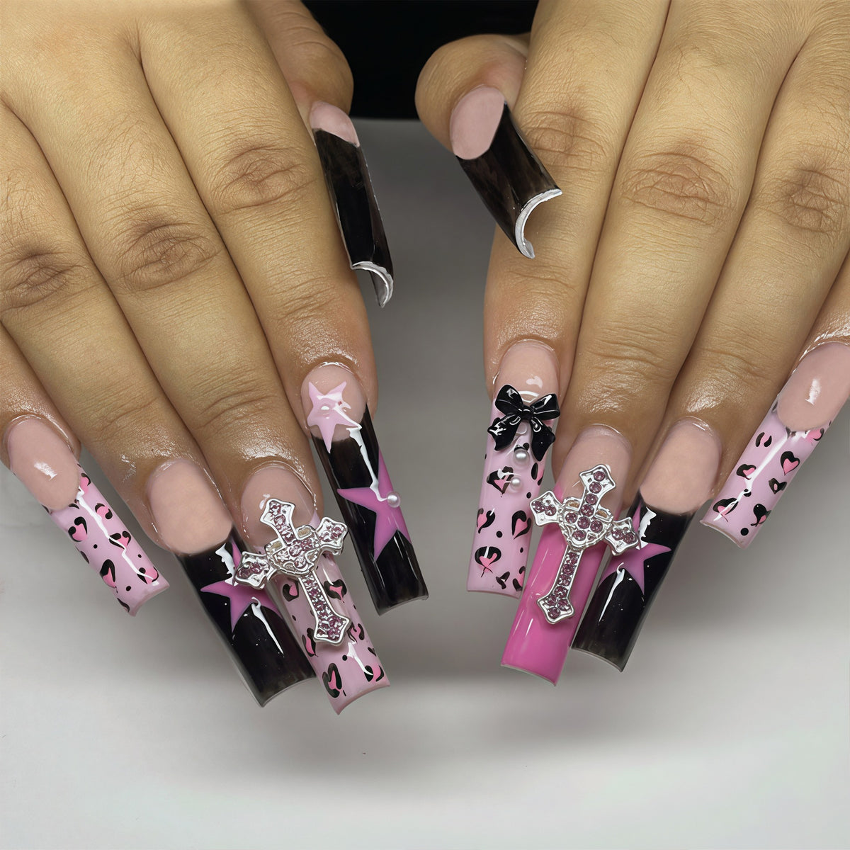 Decorative Cross and Bow Nail Art Acalora