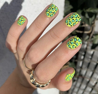 Artificial nails with modern leopard print Acalora
