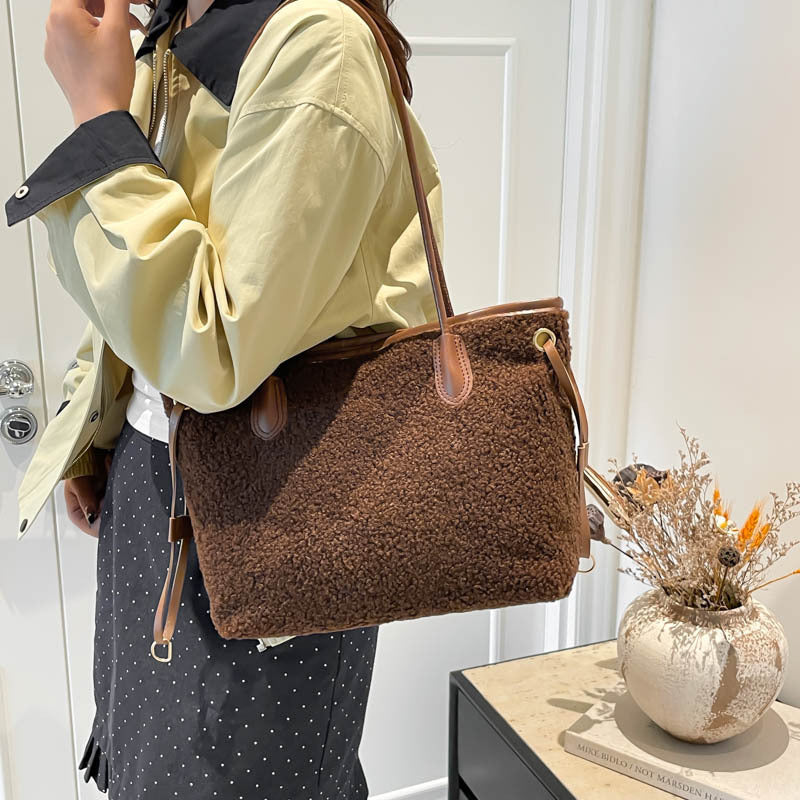Oversized Faux Fur Tote Bag Acalora