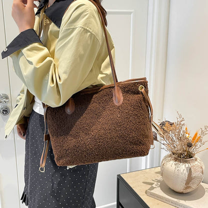 Oversized Faux Fur Tote Bag Acalora
