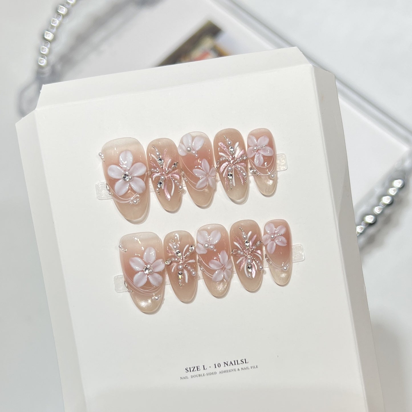 Decorative Floral Press-On Nail Art Set Acalora