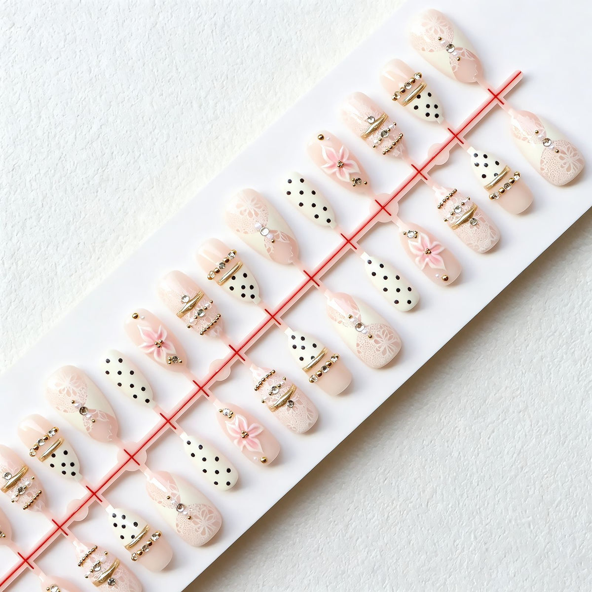 Elegant Lace Press-On Nail Set Acalora
