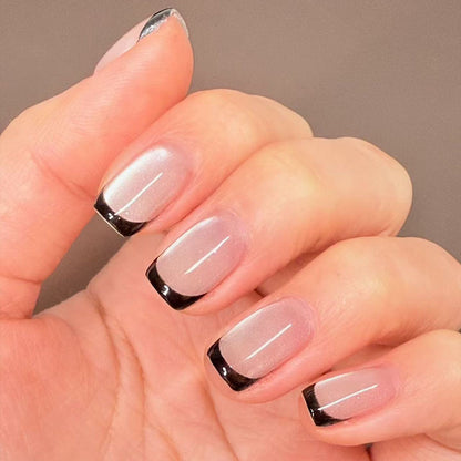 Artificial nails with contrasting French design Acalora