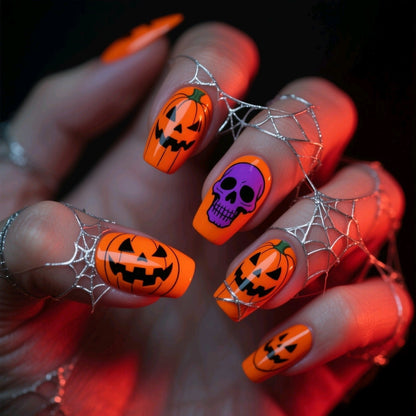 Artificial nails with creepy skull design Acalora