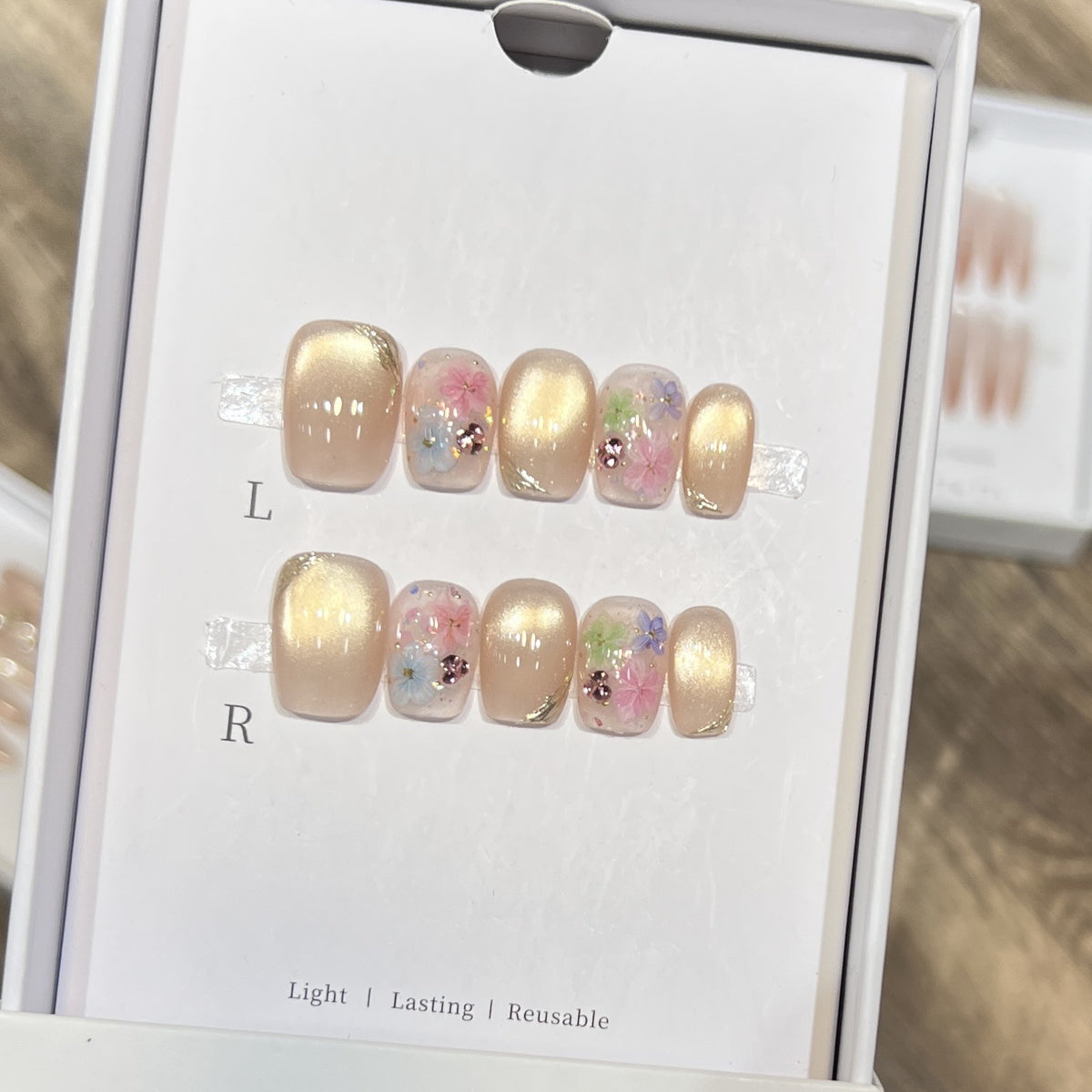 Artistic Floral-Design Press-On Nail Set Acalora