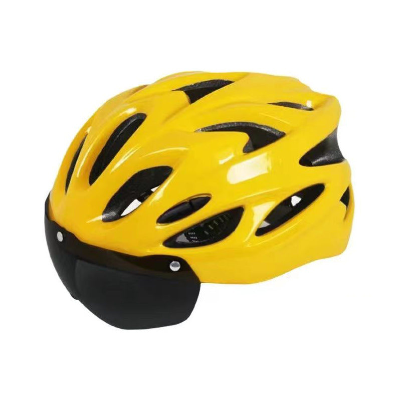 Bicycle helmet with integrated sun visor and optimal ventilation Karnz