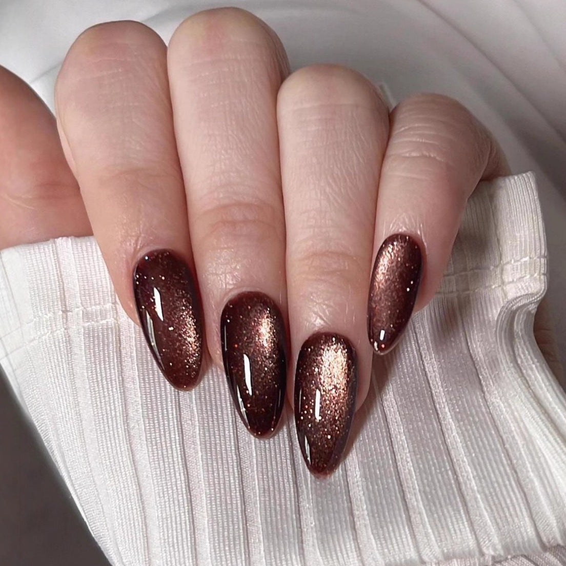 Artificial nails in elegant glitter design Acalora