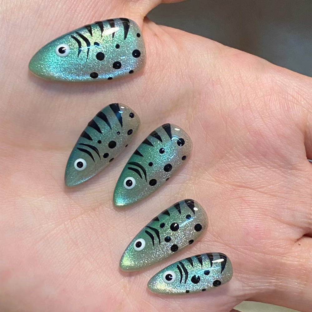 Creative animal motif artificial nails with glitter effects Acalora
