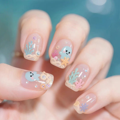 Nails in maritime themes with 3D applications Acalora
