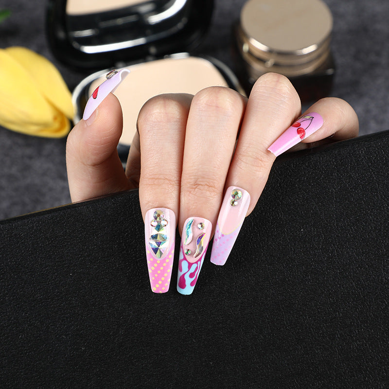 Creative nail art with bold designs Acalora