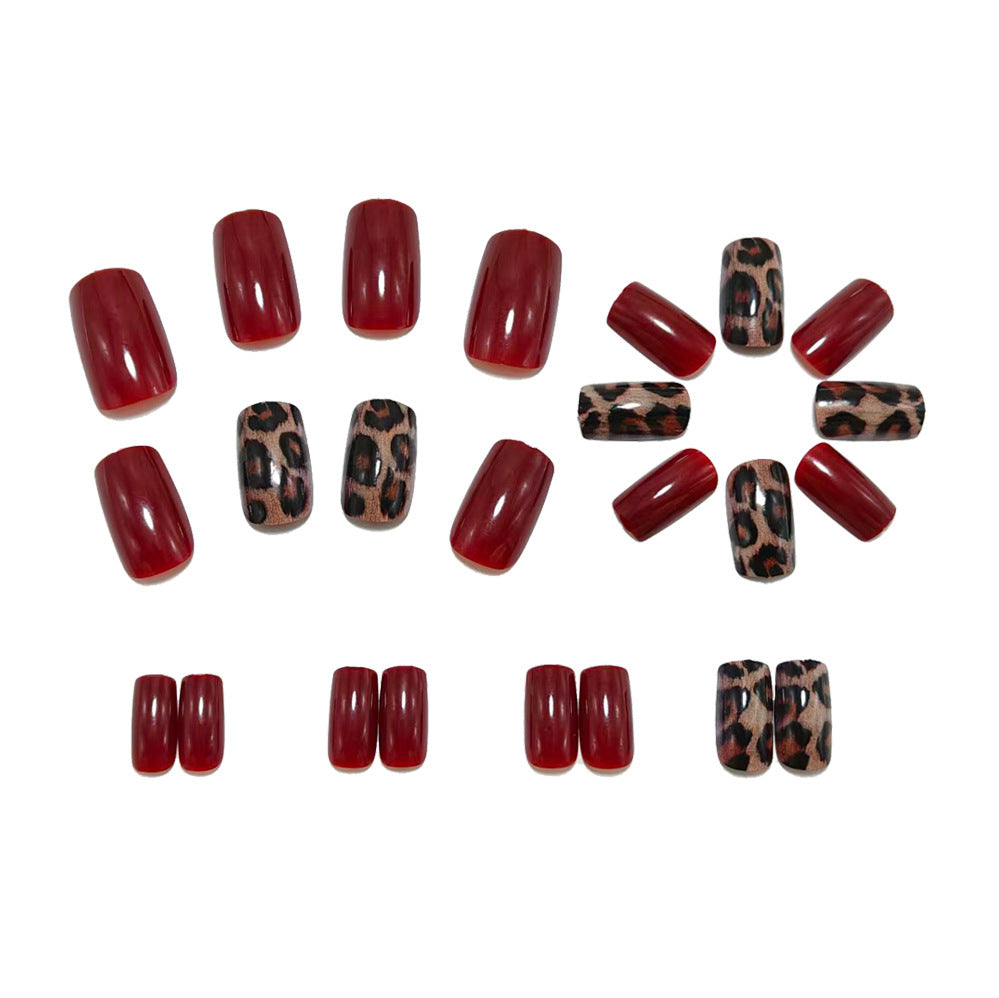 Nail polish with animal design Acalora