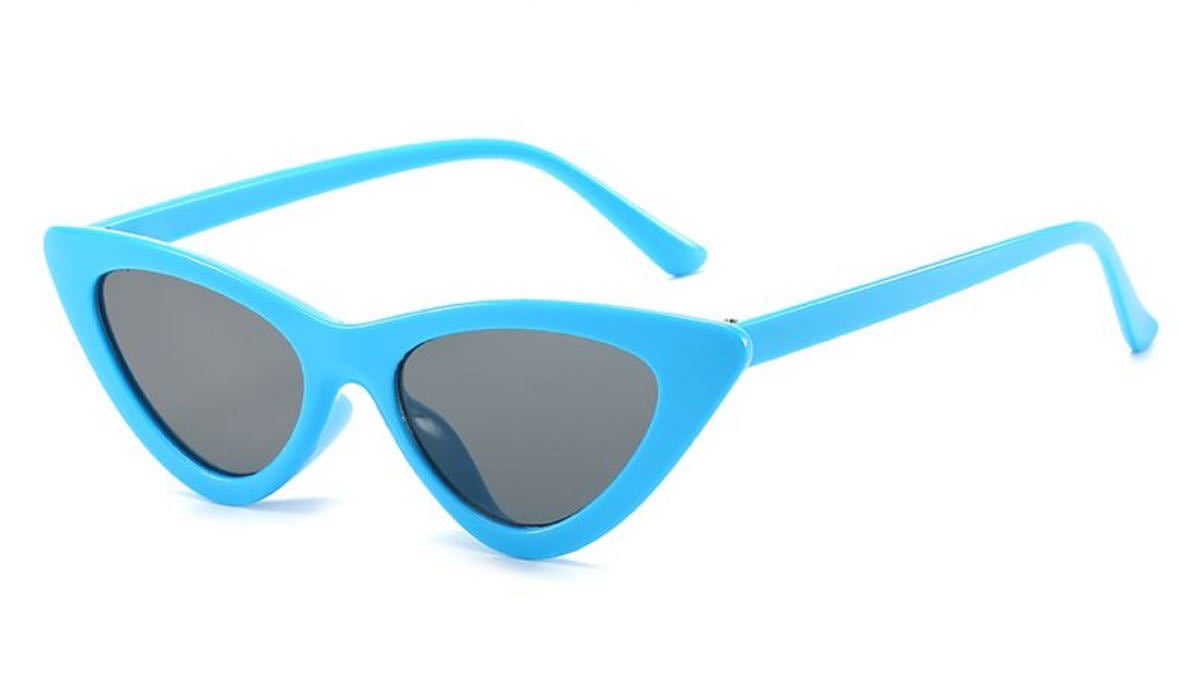 Ladies Cat-Eye Sunglasses with Elegant Tortoiseshell Pattern Bowlift