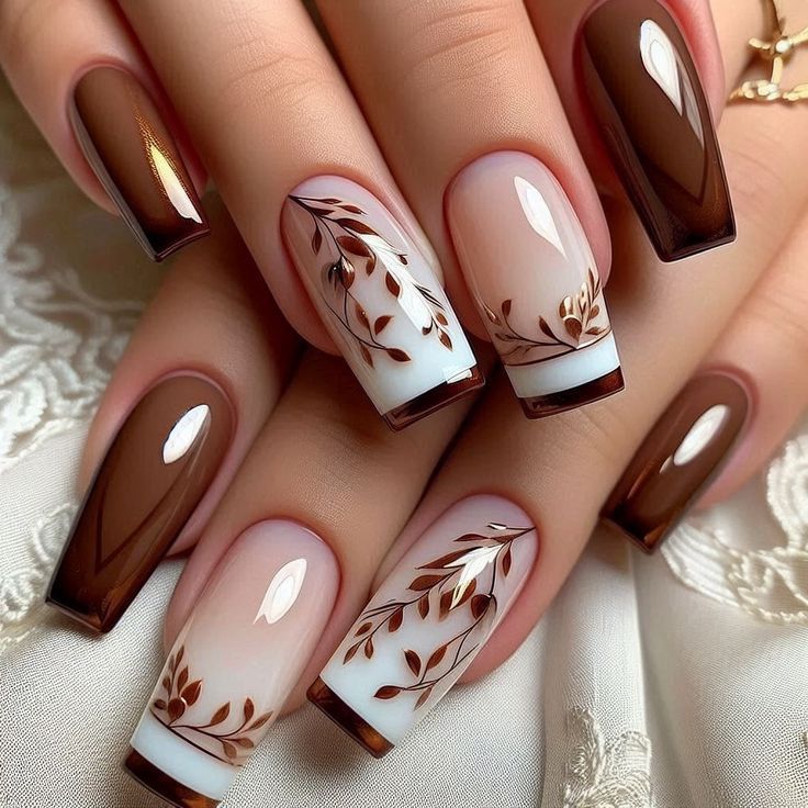 Artificial nails with elegant floral design and elegant gradient colors Acalora