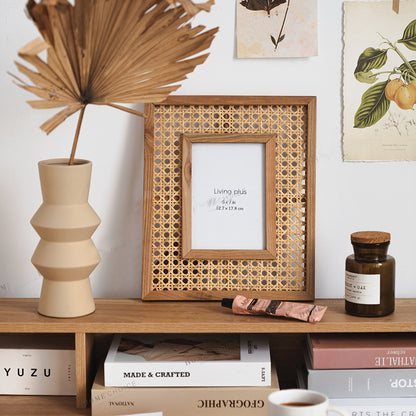 Artful picture frame with fine rattan pattern Acalora