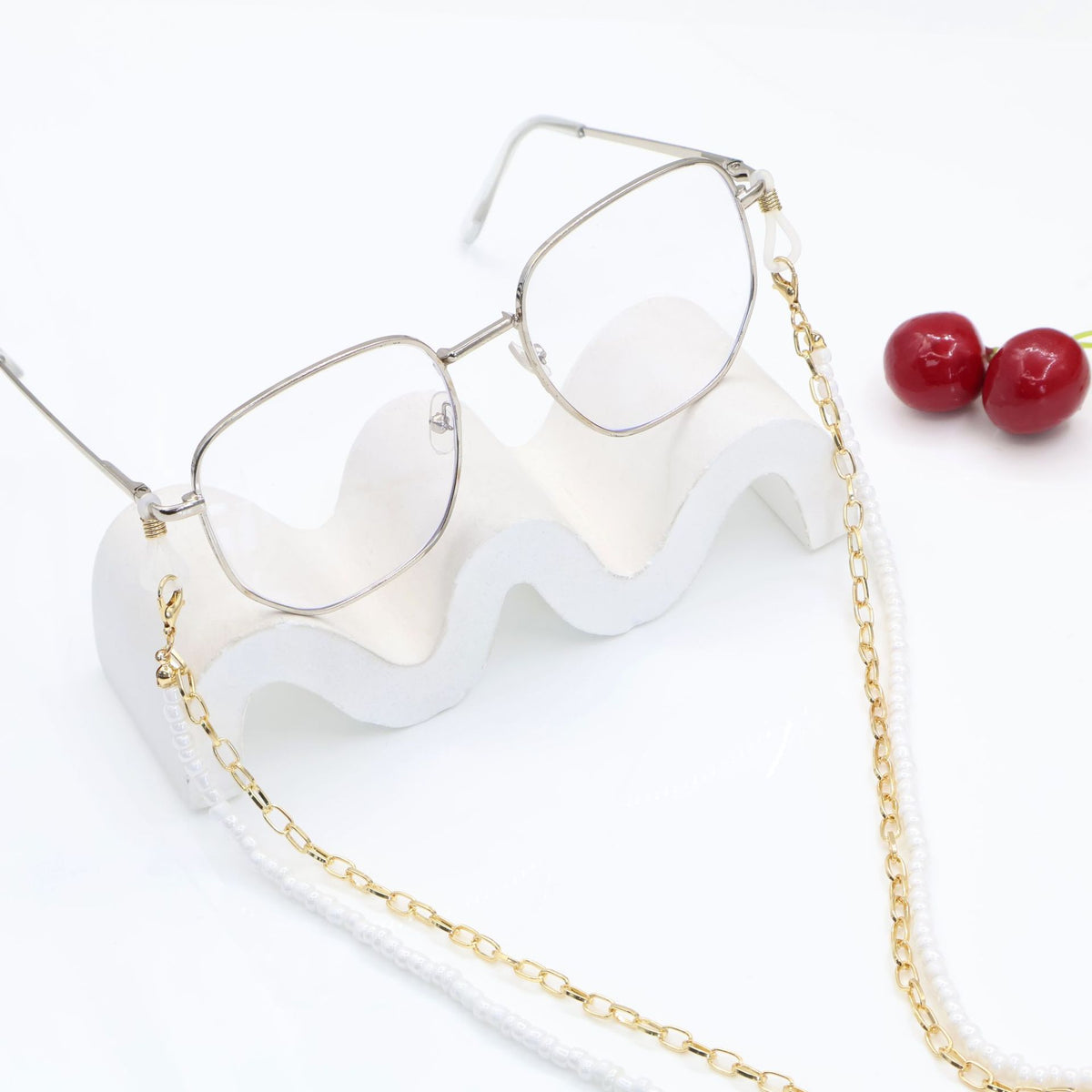Pearl Accented Eyewear Chain Acalora