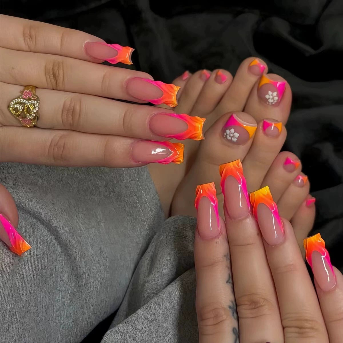Artistic Gradient Nail Art Acalora