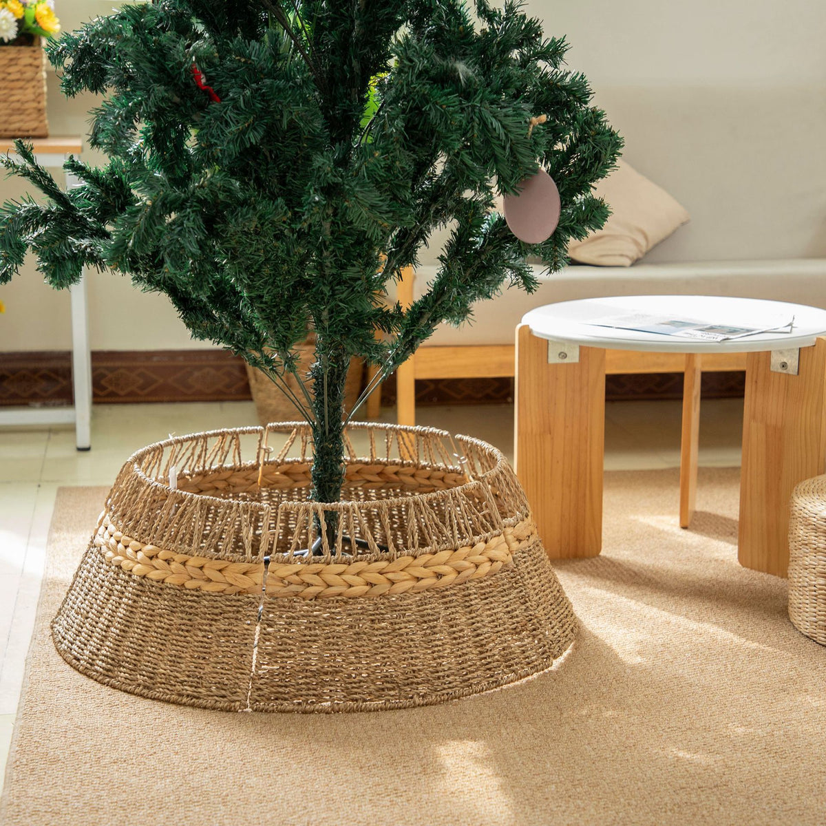 Decorative Christmas tree stand made of wicker Acalora