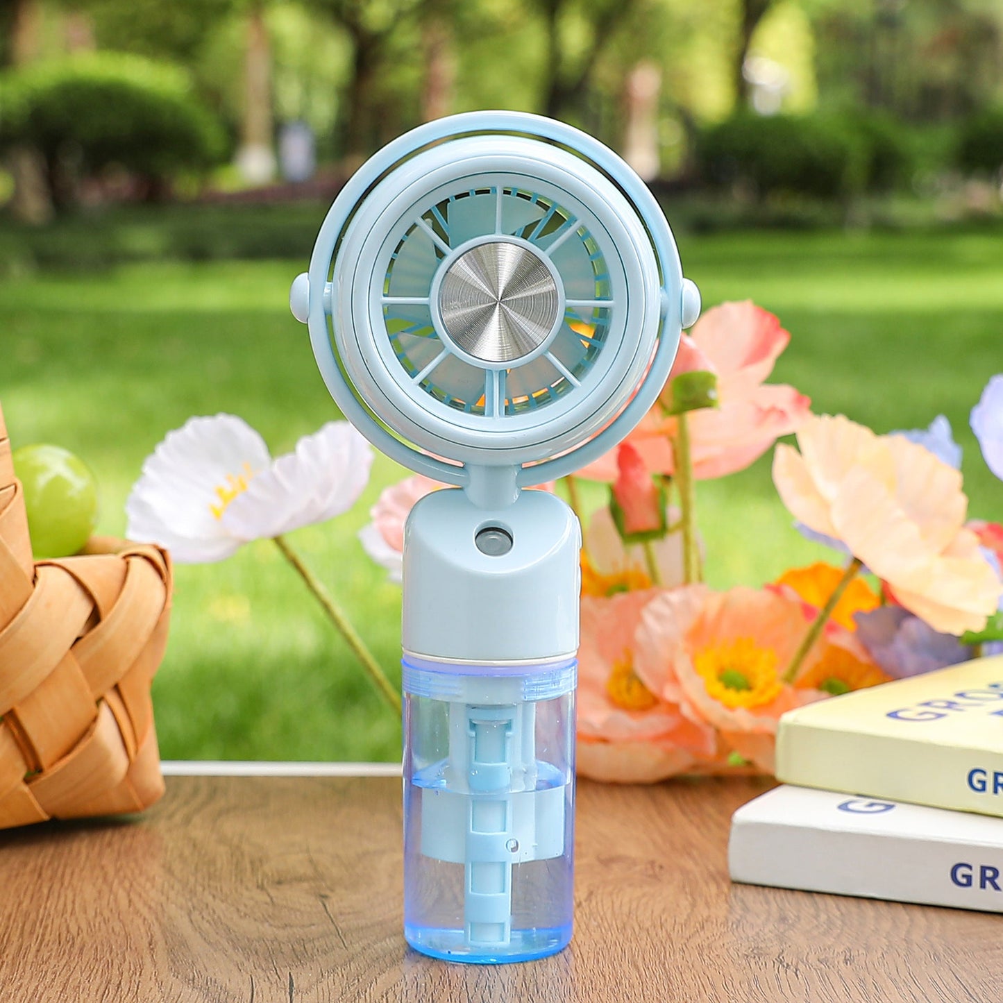 Women's portable mini-fan with integrated mist function Karnz