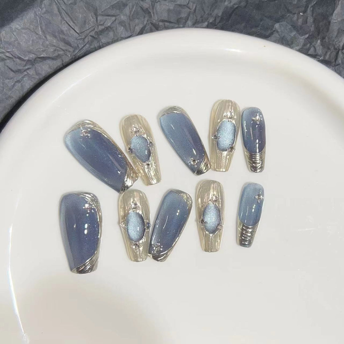 Elegant Press-On Nail Set with Artistic Metallic Design Acalora