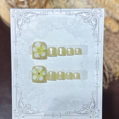 Floral-Inspired Press-On Nail Set Acalora