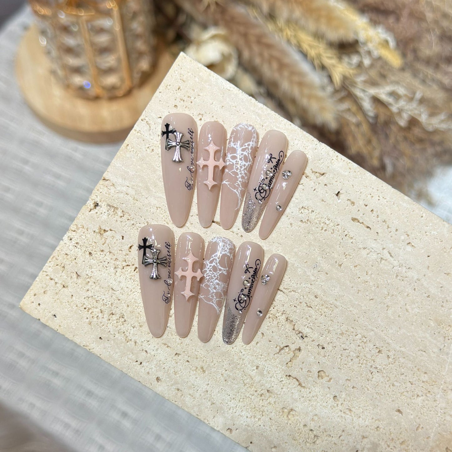 Luxury Gothic Press-On Nail Art Set Acalora