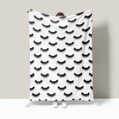 Luxurious Fleece Throw Blanket with Eye-Catching Design