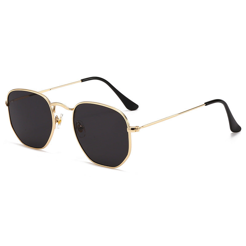 Women Oversized Sunglasses with elegant golden metal frame and solid UV protection Bowlift