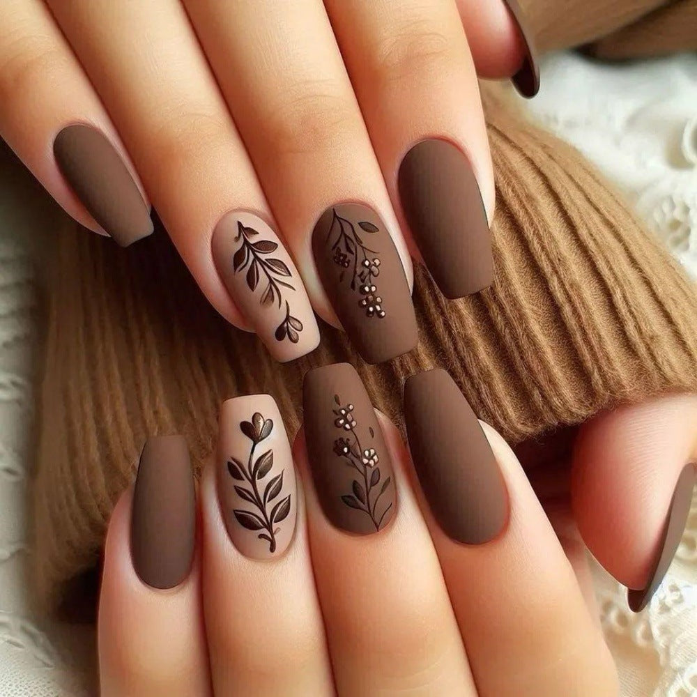 Artificial nails in an elegant and natural design Acalora