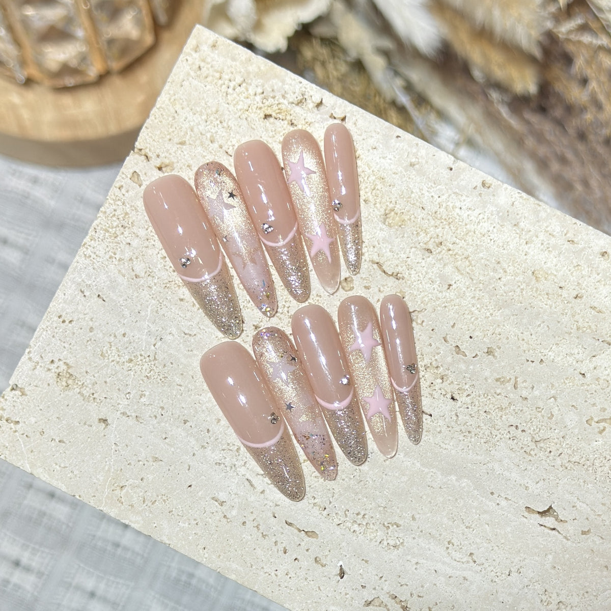 Elegant Stiletto Press-On Nail Art with Rhinestone Accents Acalora