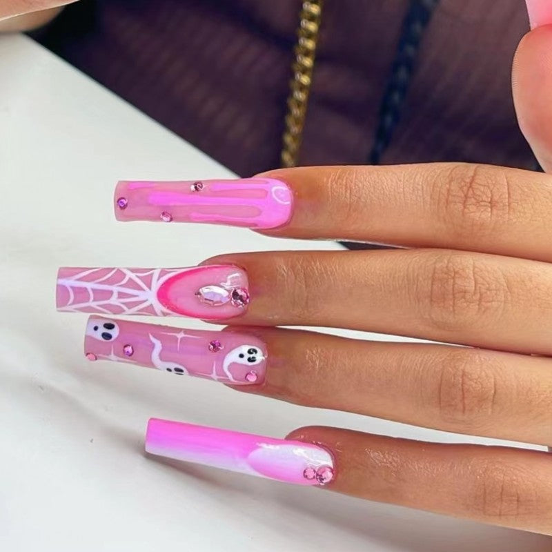 Artificial nails in a modern and elegant design Acalora