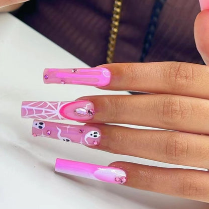 Artificial nails in a modern and elegant design Acalora