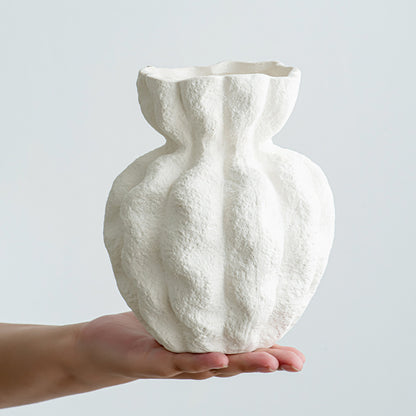 Elegant and modern flower vase Acalora