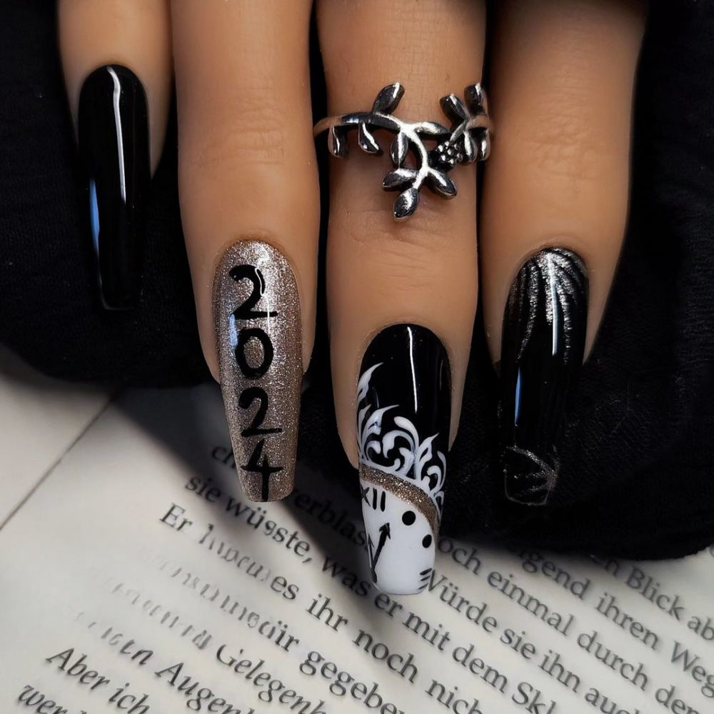 Artificial nails in elegant black and white design Acalora