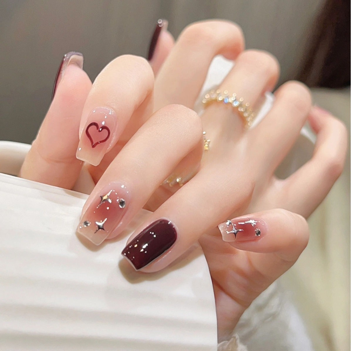 Festive Holiday Themed Press-On Nail Art Acalora