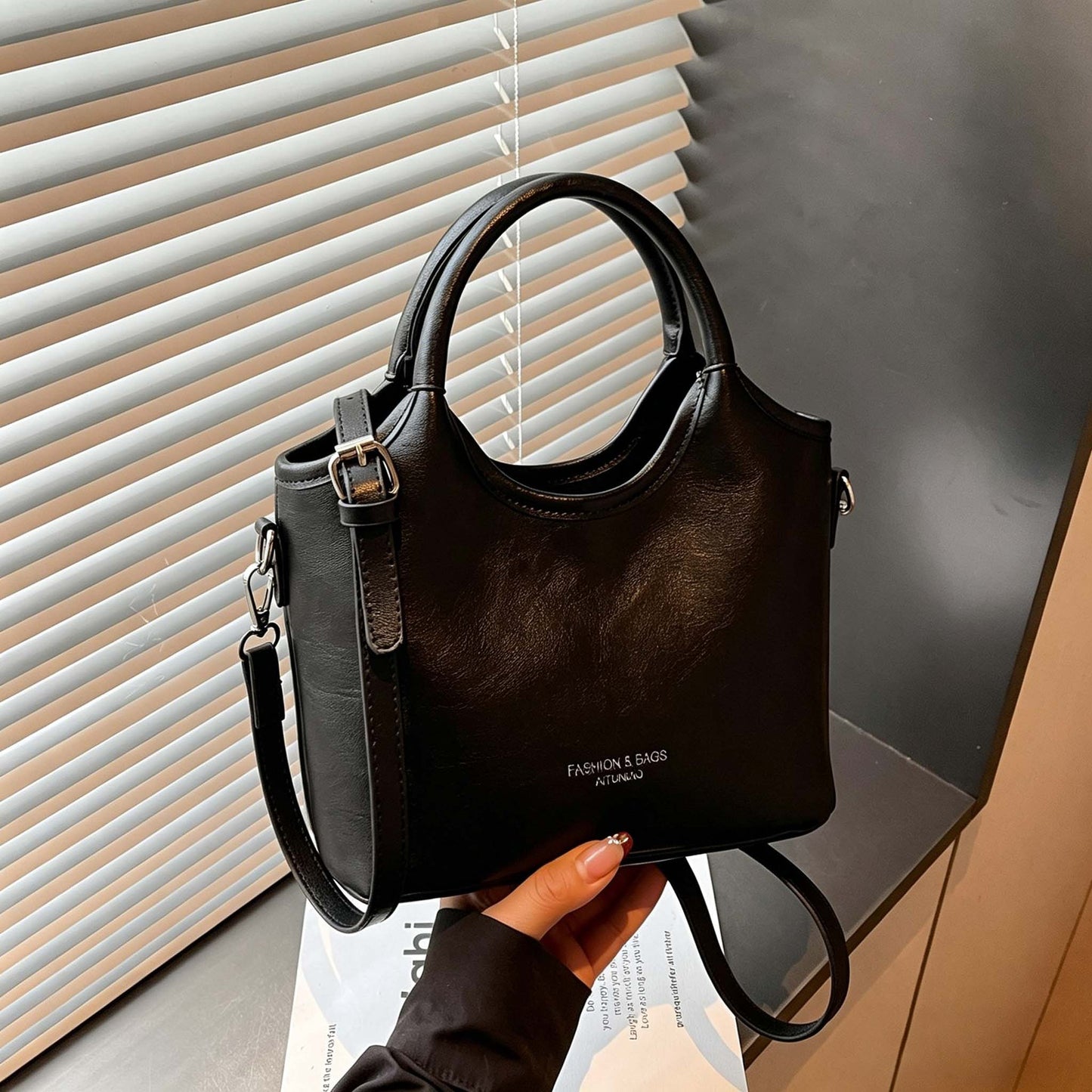 Sophisticated Designer Handbag Acalora