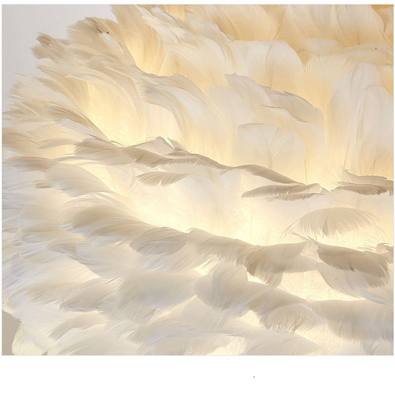 Skanto | Feather Table Lamp
