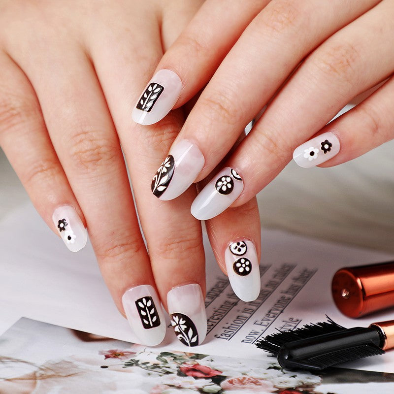 Creative design artificial nails with piano keys motif Acalora
