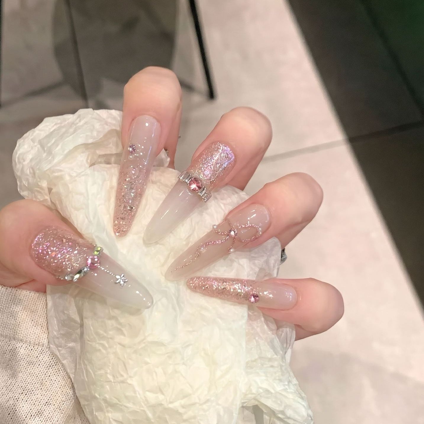 Glamorous Stiletto Press-On Nail Art Set with Sparkling Rhinestones Acalora