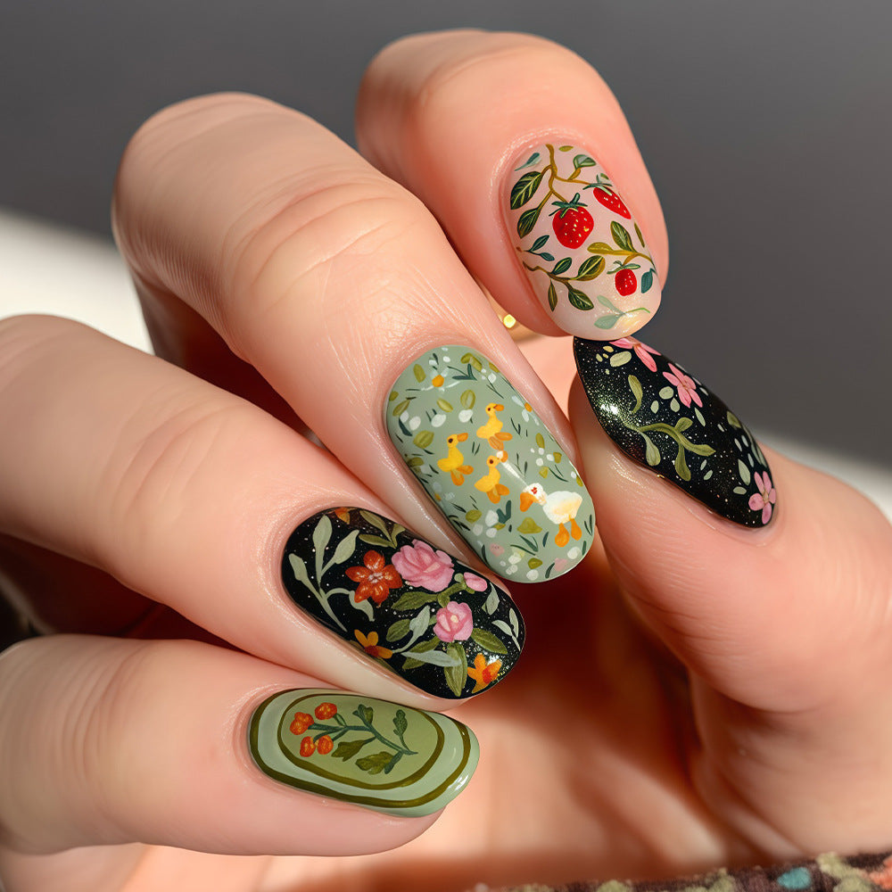 Seasonal Themed Press-On Nail Art Set Acalora
