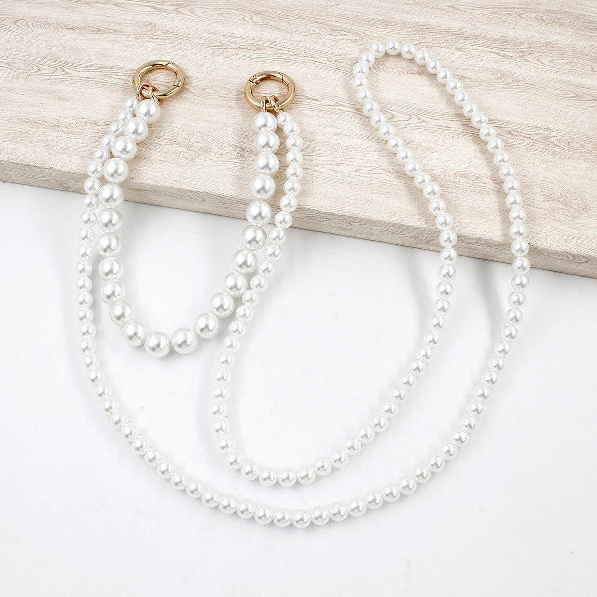 Heart-Designed Beaded Eyewear Chain Acalora
