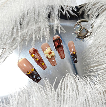 Artificial nail set with 3D decorations and elegant accents Acalora