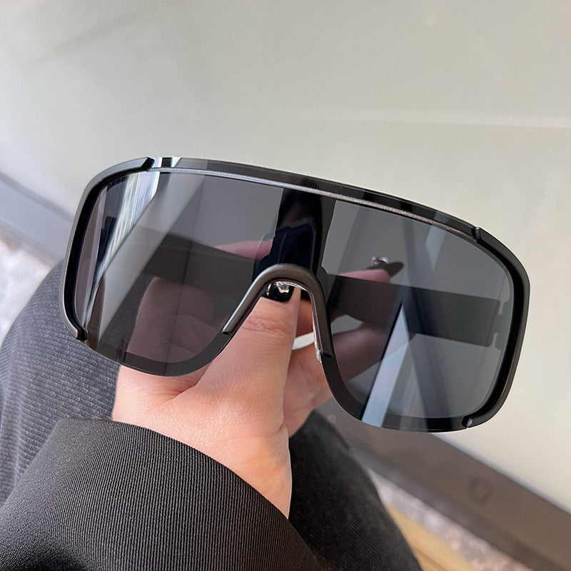 Women's sporty visor-like sunglasses Bowlift