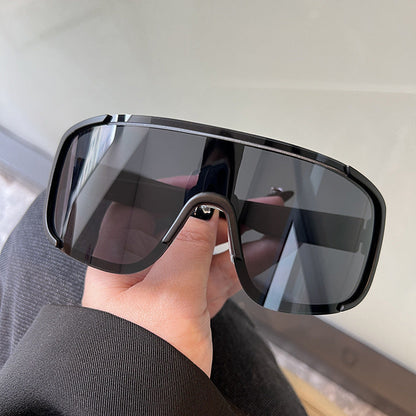 Women's sporty visor-like sunglasses Bowlift