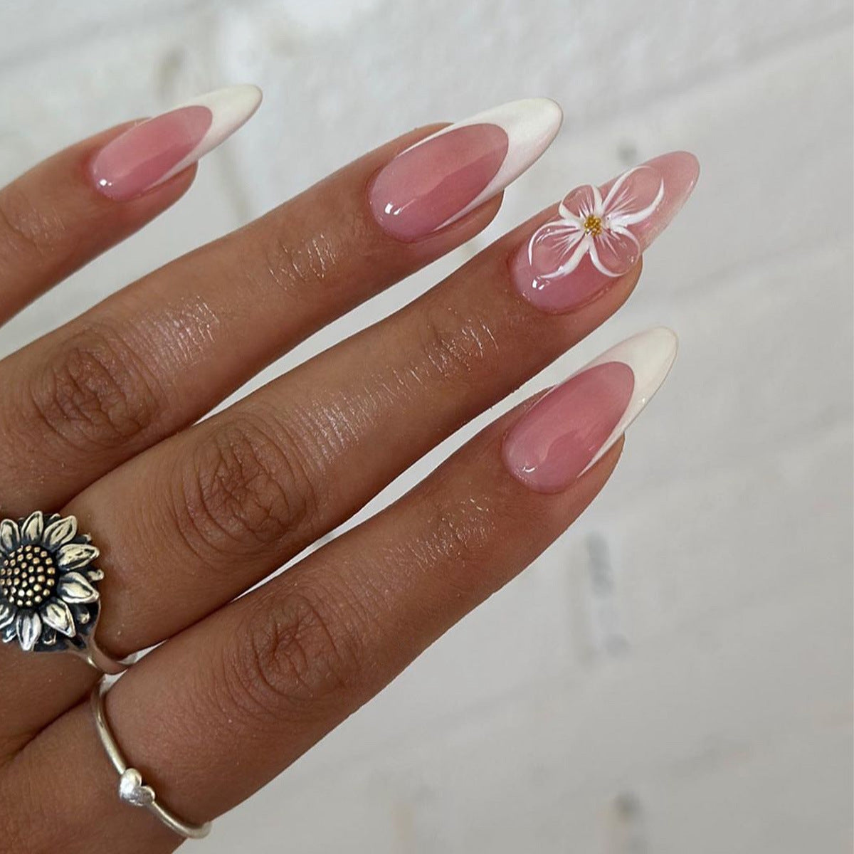 Elegant Artistic Press-On Nail Set Acalora