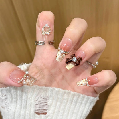 Artificial nail set with elegant appliqués Acalora